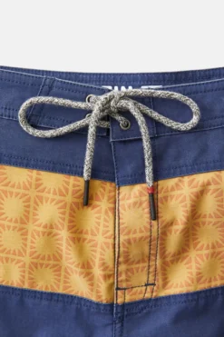 Katin Adam Trunk: Navy 11 Katin Adam Trunk: Navy -Clothing Store Katin Adams Trunk Navy 03 1200x 16799.1648649898